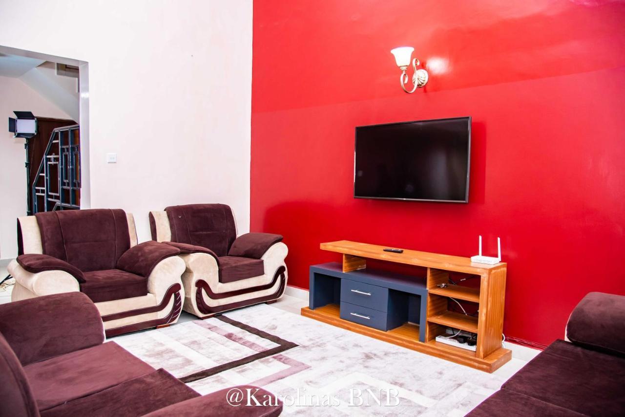 Karolinas Homestay Nairobi Esterno foto