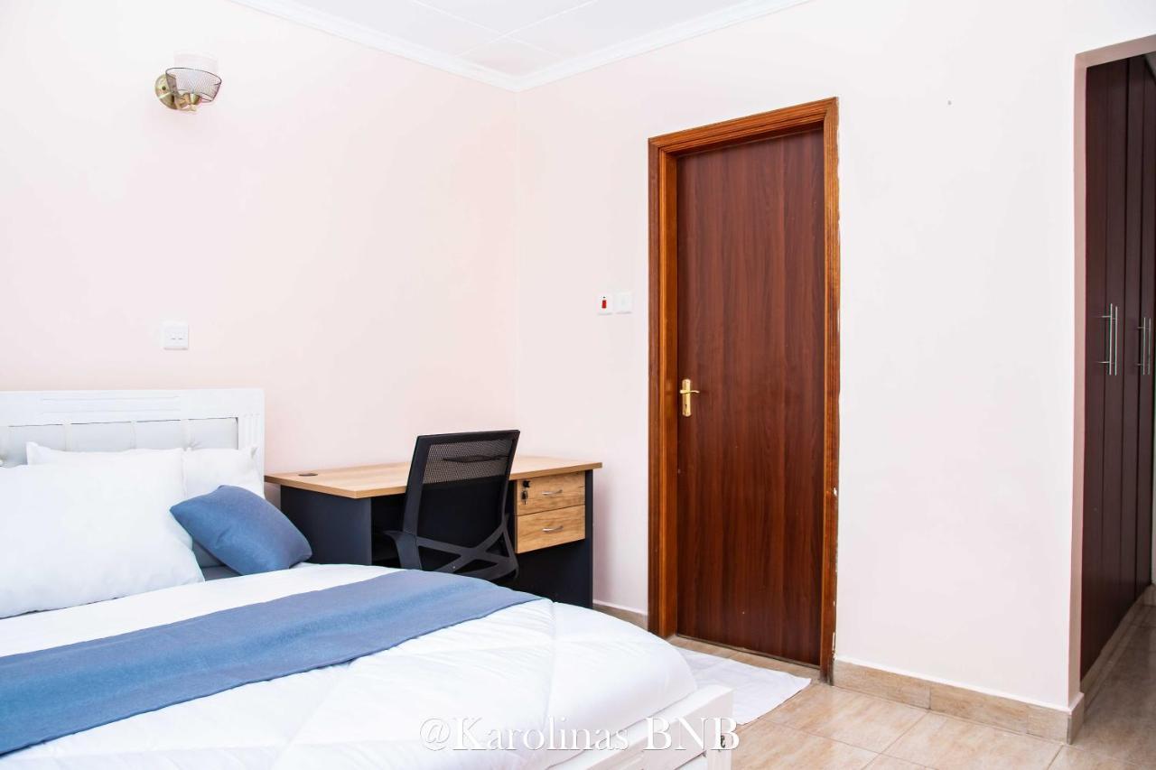 Karolinas Homestay Nairobi Esterno foto